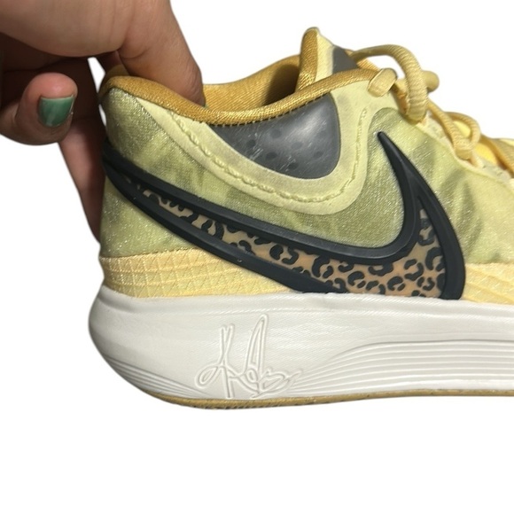 Nike Kyrie 8 Citron Tint Leopard DJ6017-800 Yellow and Black Sneakers Size 5.5
